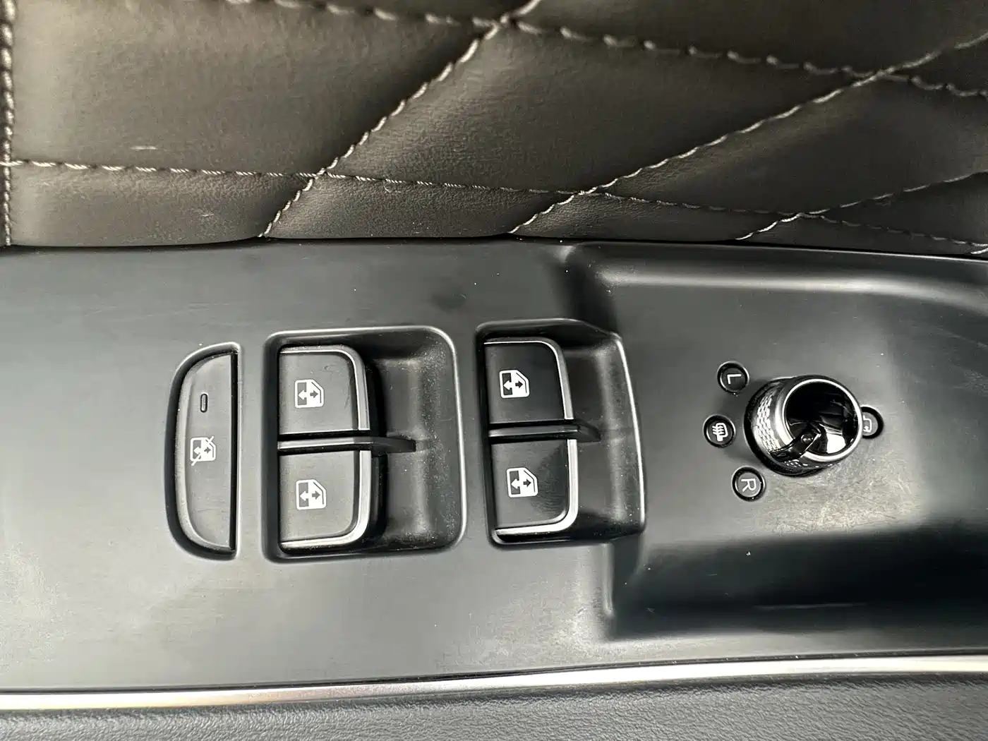 Hongqi HS5 2022 2.0T Smart Connect Premium Edition фото 16