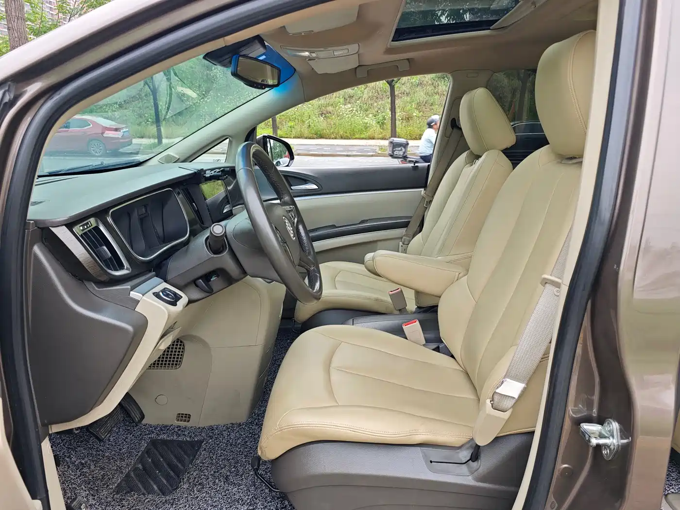 Buick GL8 2013 2.4L LT Luxury Business Executive Edition фото 5