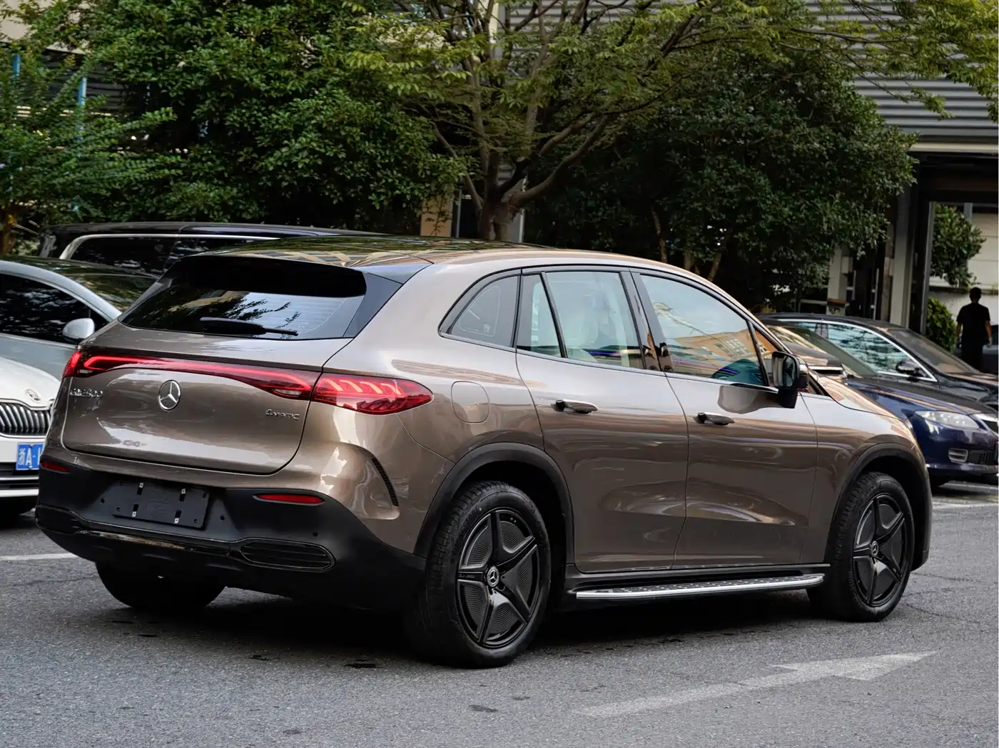 Фото 4 - Mercedes-Benz EQE SUV
