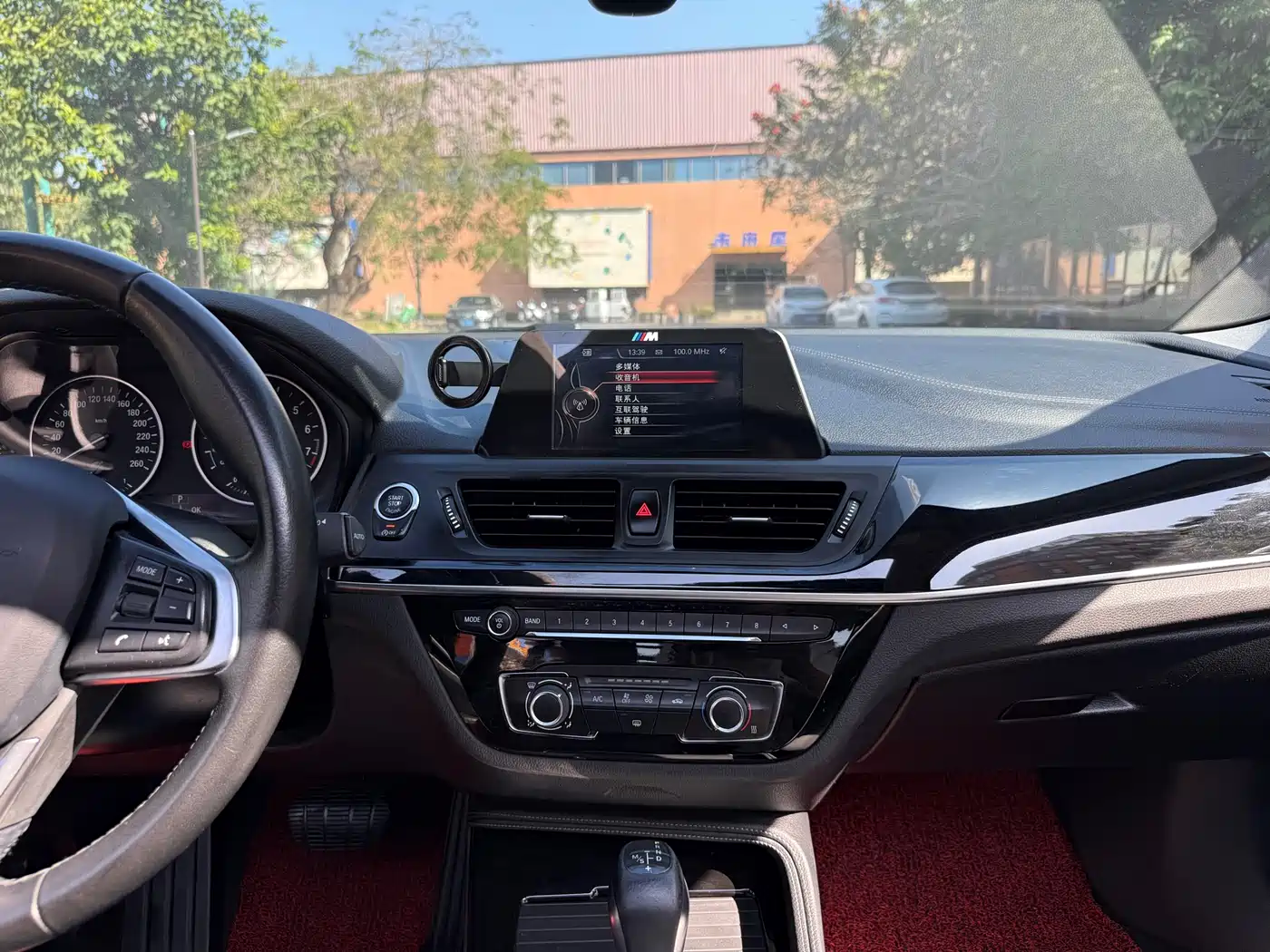 BMW 1 Series 2017 118i Sport фото 13