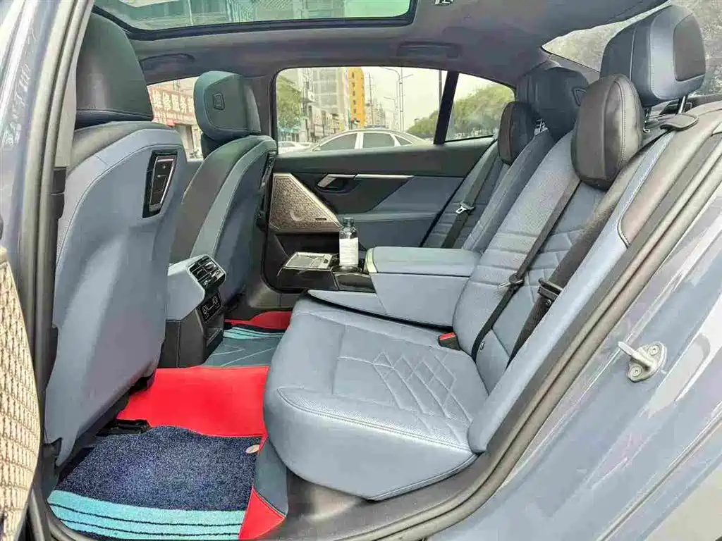 BMW 5 Series 2024 530Li Premium M Sport Package фото 7