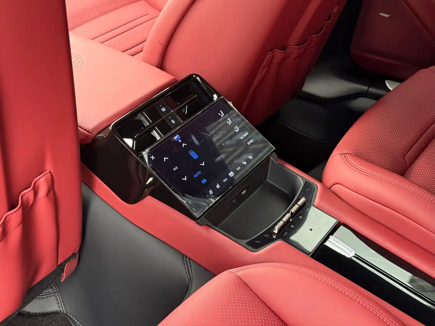 Porsche Panamera 2014 Panamera 3.0T фото 12