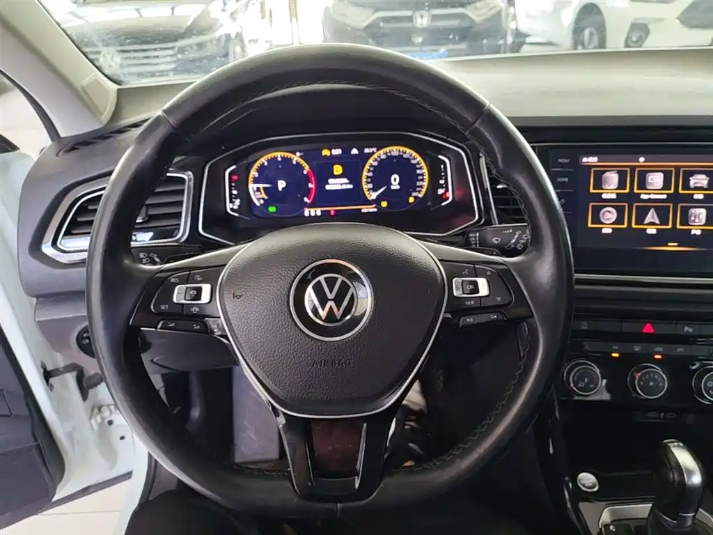 Volkswagen T-ROC 2022 280TSI DSG 2WD Comfort PLUS фото 11