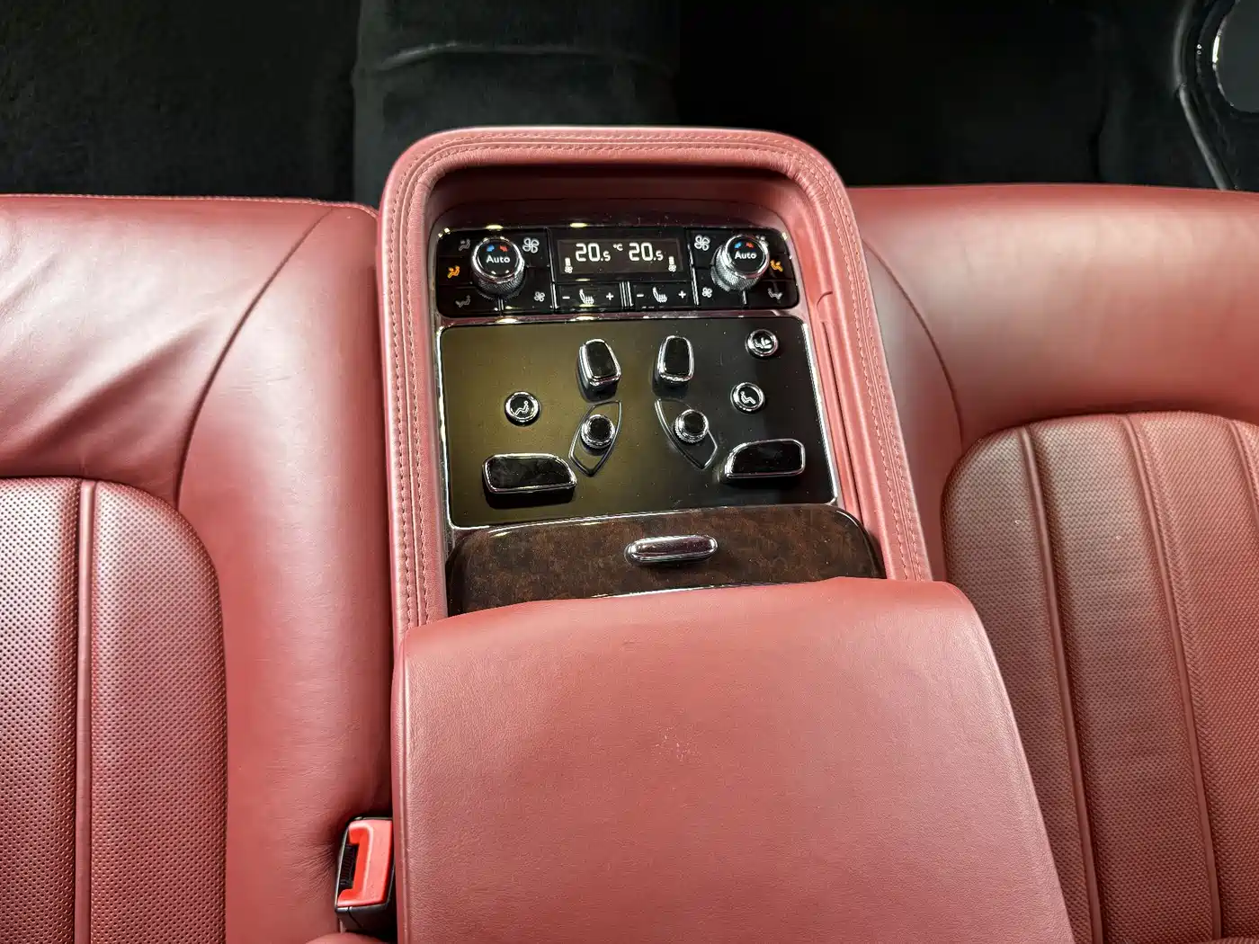 Bentley Mulsanne 2012 Model 6.8T Diamond Jubilee фото 21