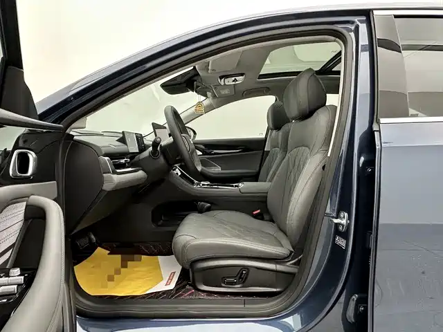 Geely Galaxy Galaxy A7 2025 EM-i 150km Explorer+ Edition фото 11