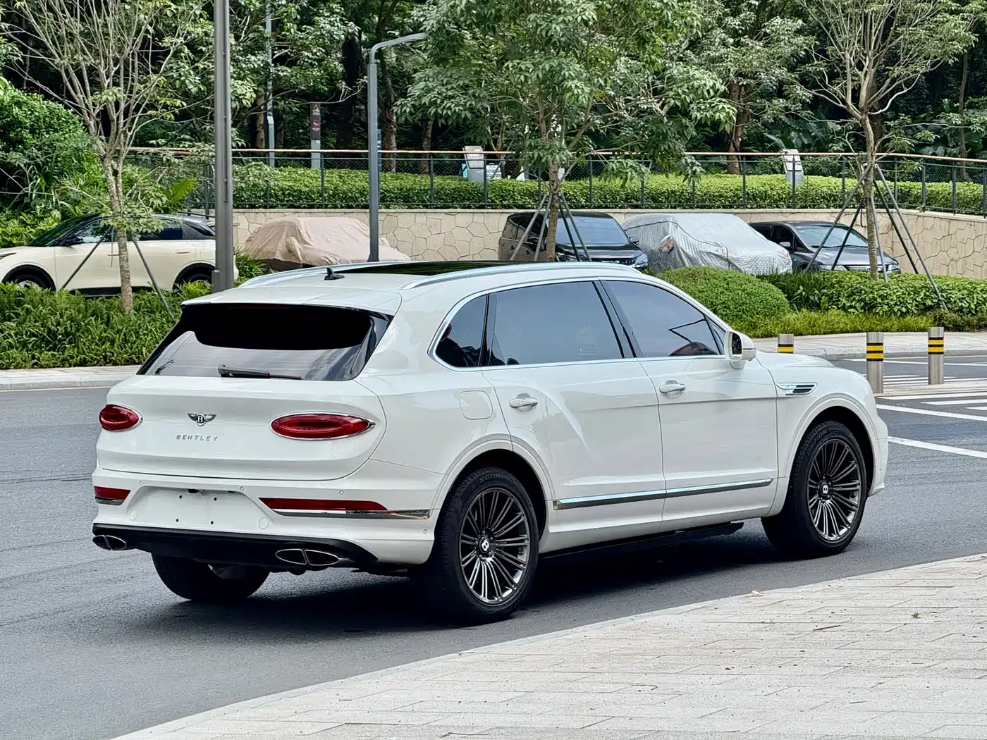Bentley Bentayga 2025 2024 4.0T V8 Long Wheelbase