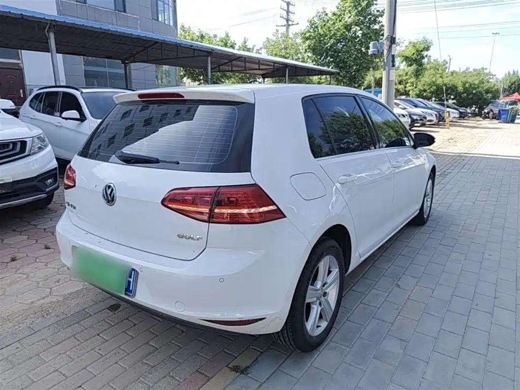 Volkswagen Golf 2016 1.6L Automatic Comfort фото 7