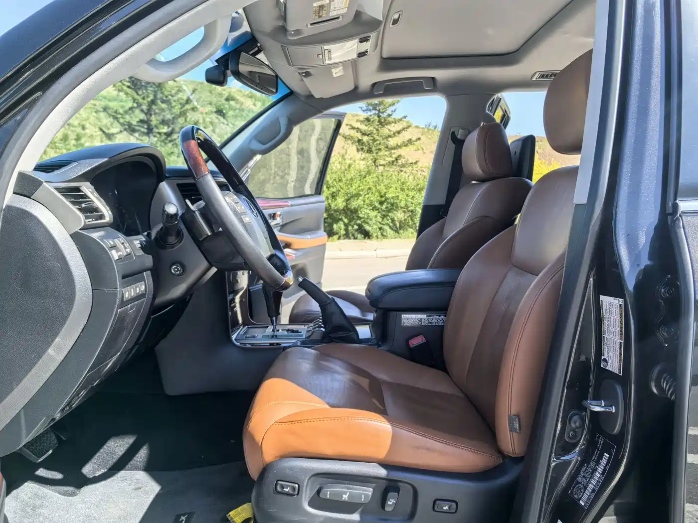 Lexus LX фото 8