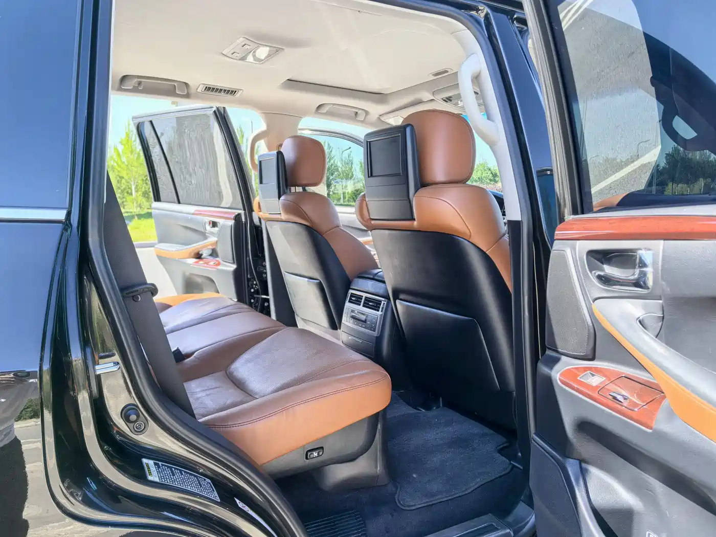 Lexus LX фото 15
