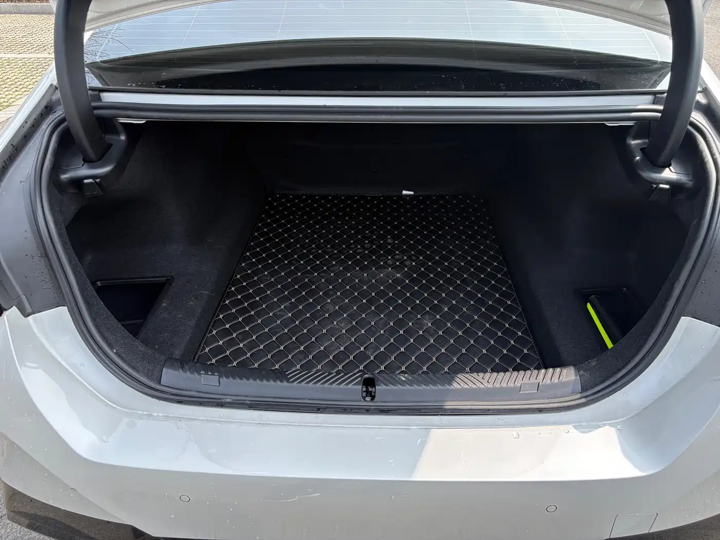 BMW 5 Series 2025 530Li Leading M Sport Package фото 13