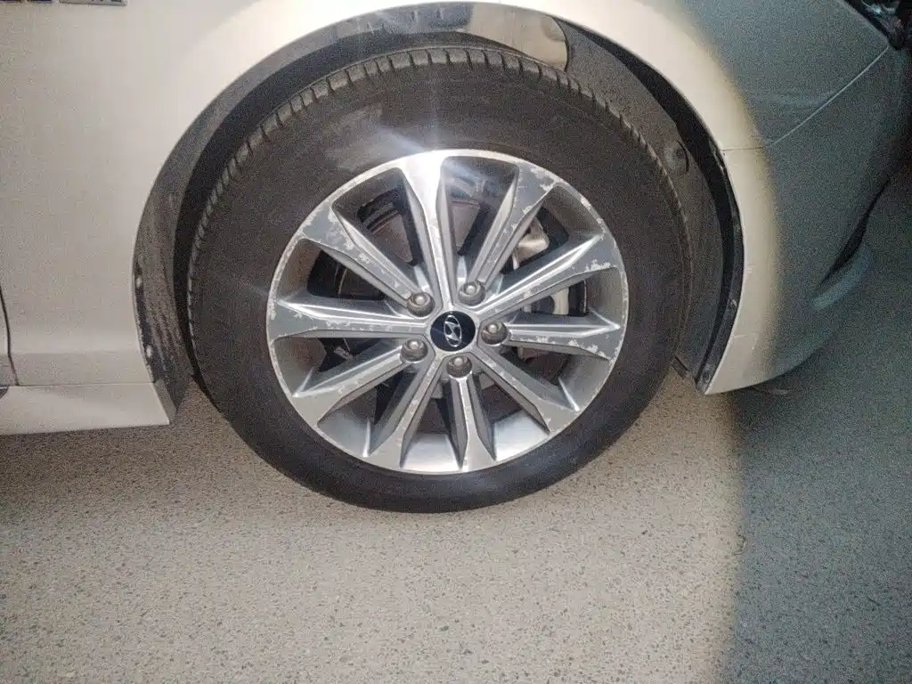 صورة 24 - Hyundai Sonata