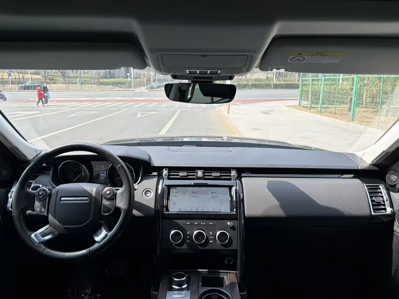Land Rover Discovery 2017 3.0 SC V6 SE фото 6