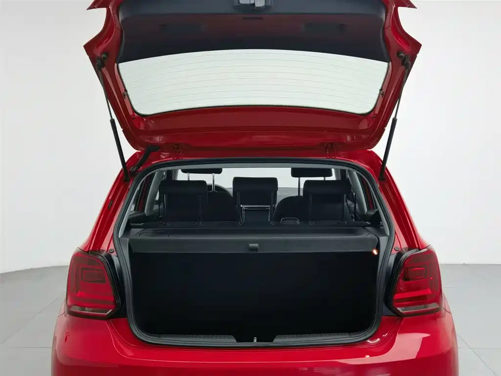 Volkswagen Polo 2016 1.4L Automatic Trend фото 16