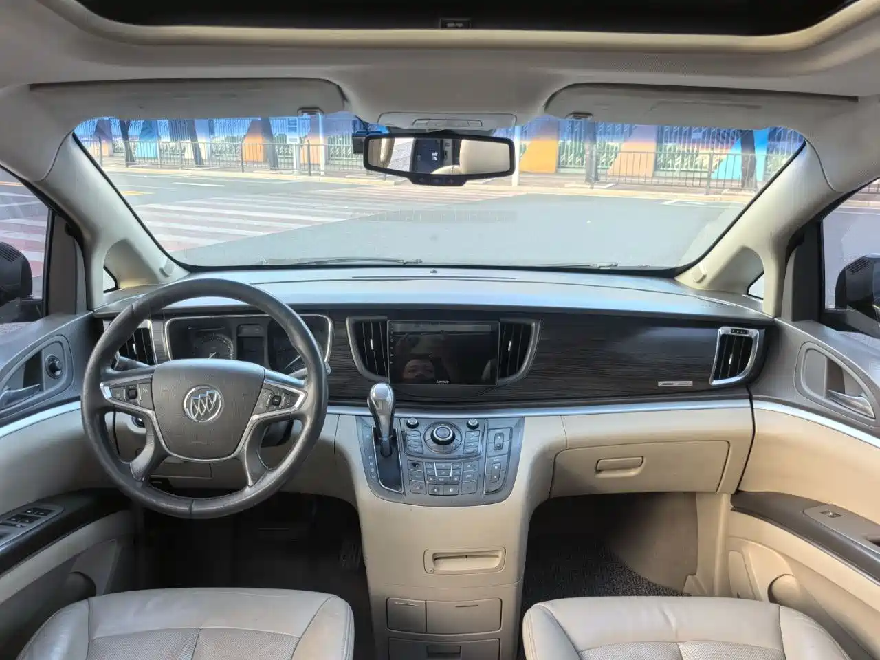Buick GL8 2011 3.0L XT Luxury Business Flagship фото 5