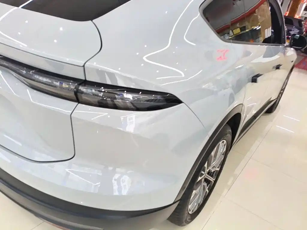 Фото 8 - NIO EC6