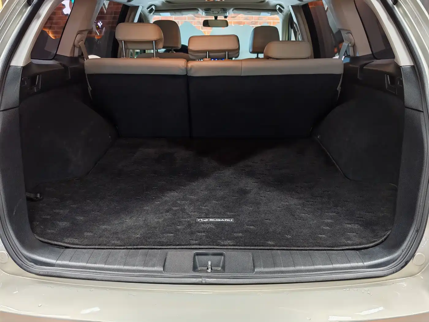 Subaru Outback 2011 2.5i Luxury Navigation Edition фото 14