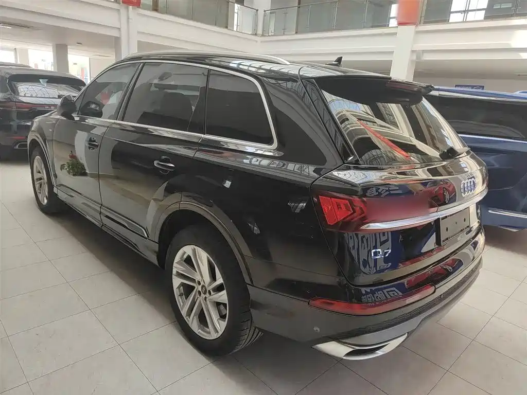 Audi Q7 2023 45 TFSI quattro S line Sport фото 23