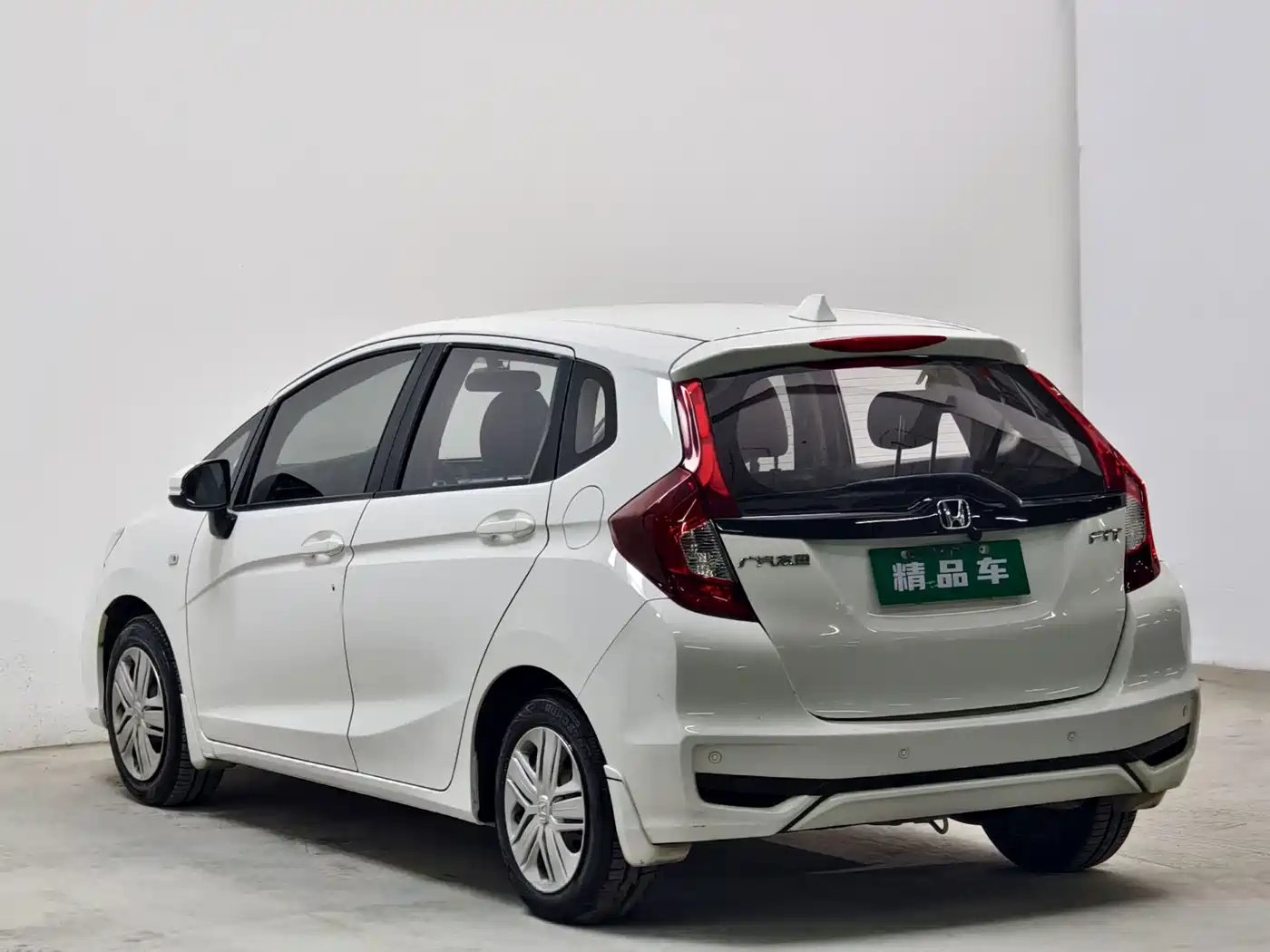 Фото 6 - Honda Fit