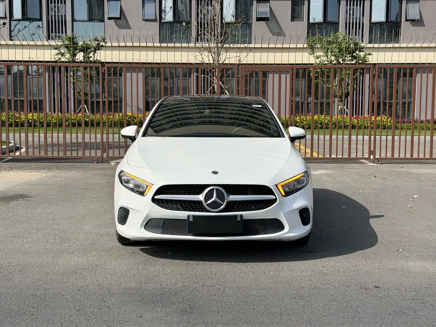 Mercedes-Benz A-Class (Import) 2019 A 200 Dynamic Version фото 2
