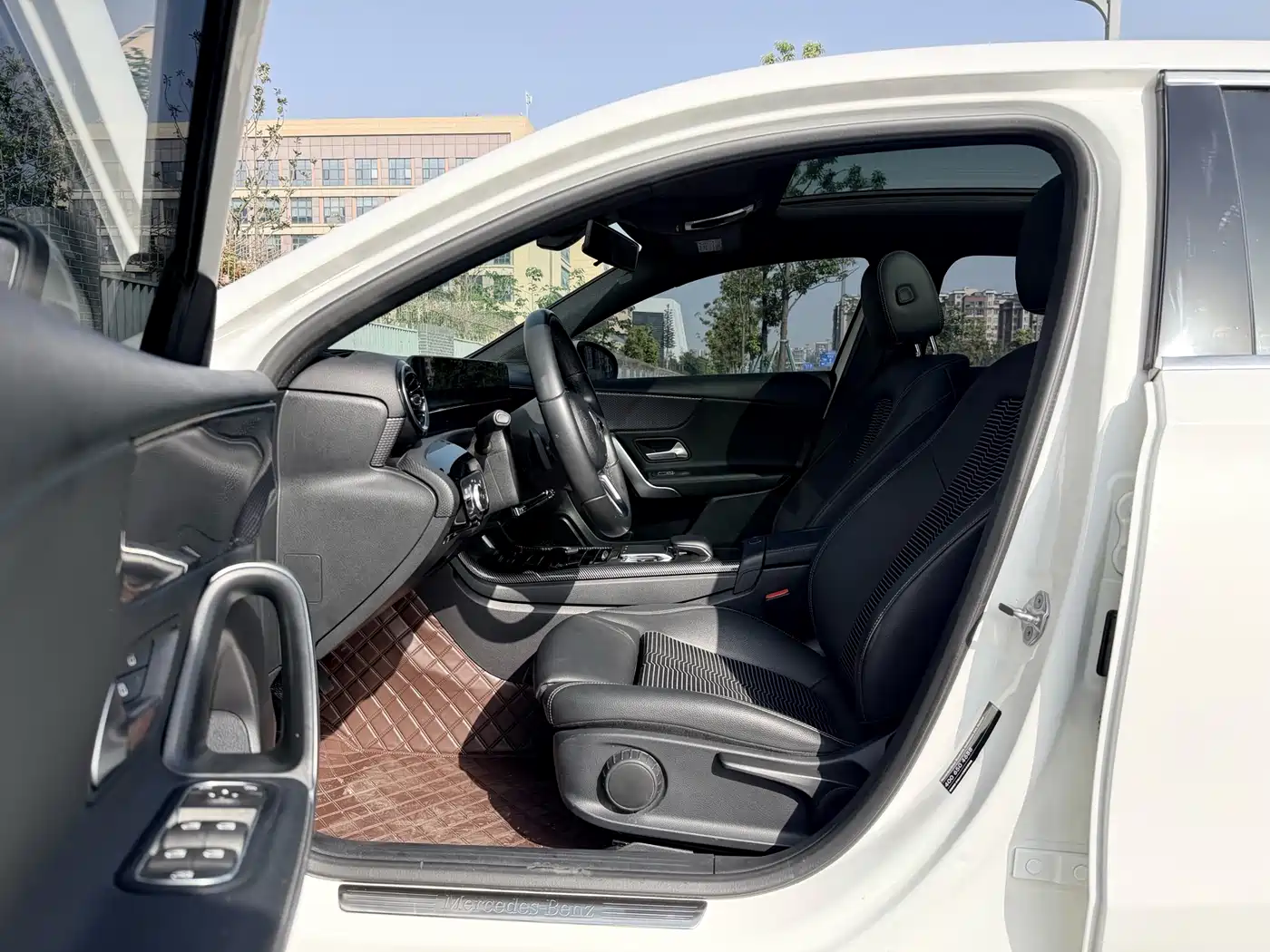 Mercedes-Benz A-Class (Import) 2019 A 200 Dynamic Version фото 6