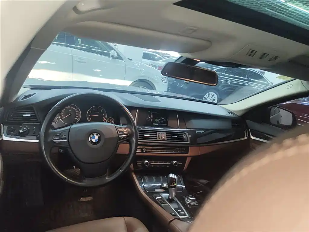 BMW 5 Series 2014 520Li Elegance фото 10