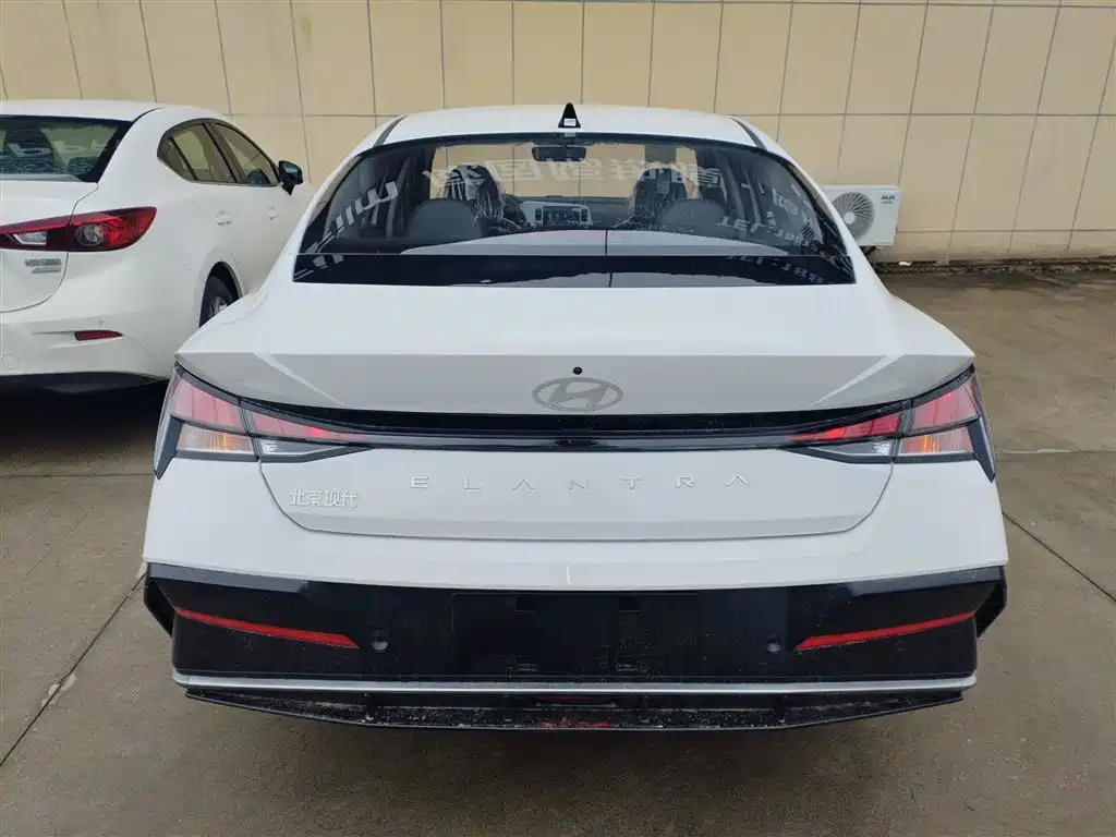 MODERN ELANTRA
