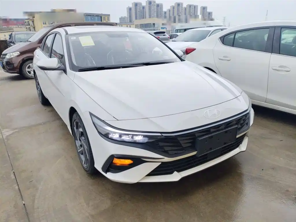 Hyundai Elantra 2023 1.5L CVT GLX Elite Edition фото 23
