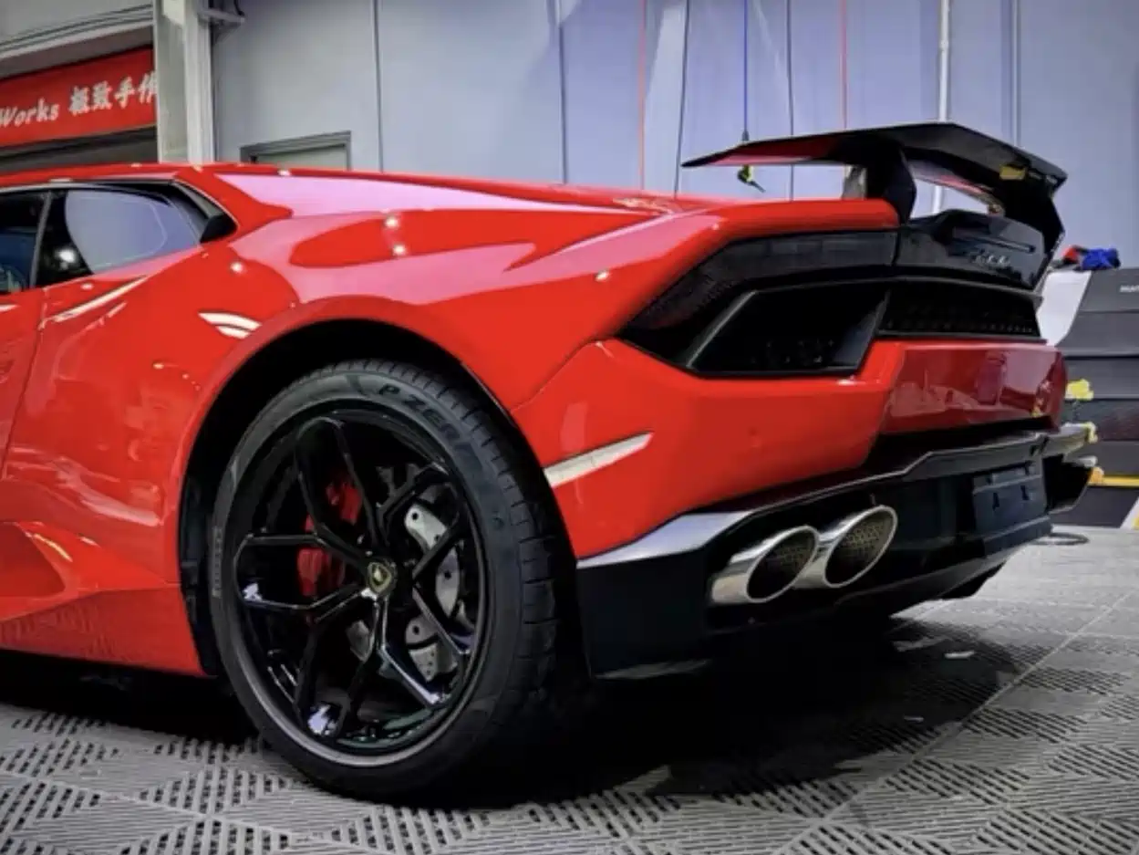 LAMBORGHINI HURACÁN