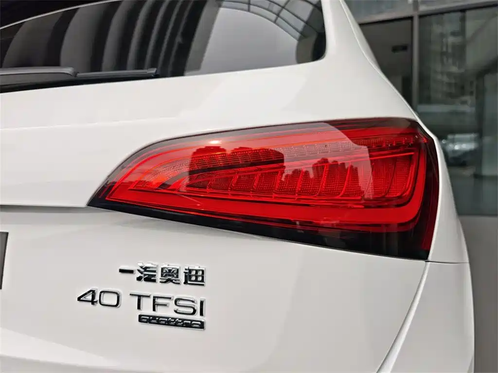 Audi Q5 2016 40 TFSI Comfort Model фото 16
