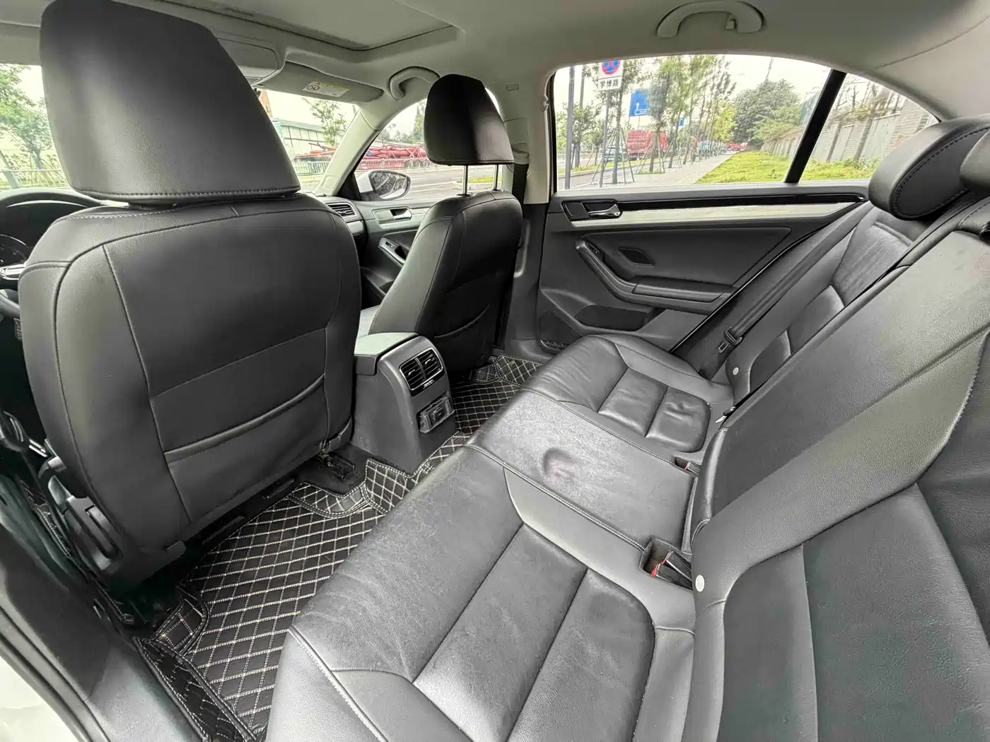 Volkswagen Sagitar 2015 230TSI Automatic Comfort фото 8