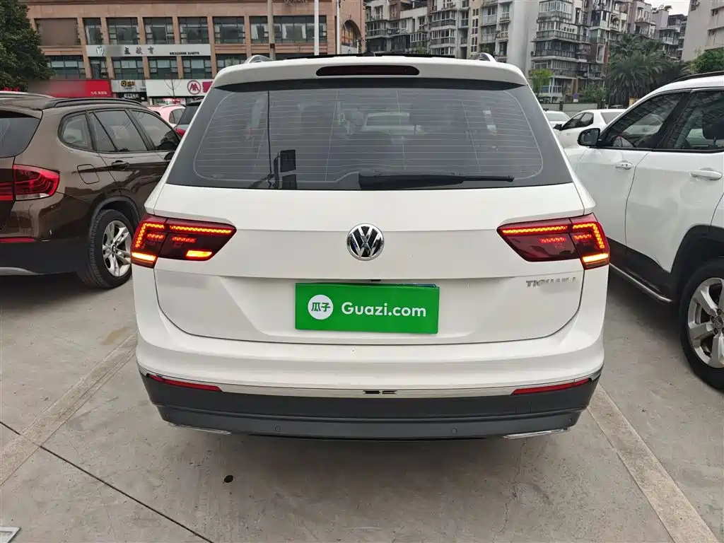Volkswagen Tiguan L 2018 380TSI Automatic AWD Luxury Edition фото 6