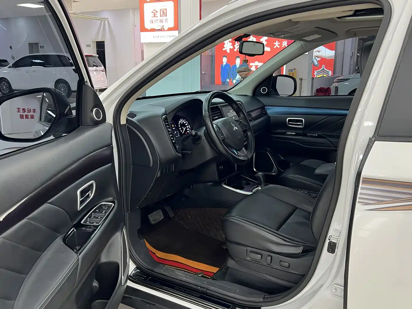 Mitsubishi Outlander 2020 2.0L 2WD Premium 5-seater фото 7
