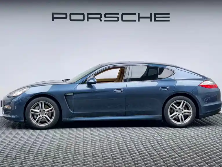 Photo 6 - Porsche Panamera