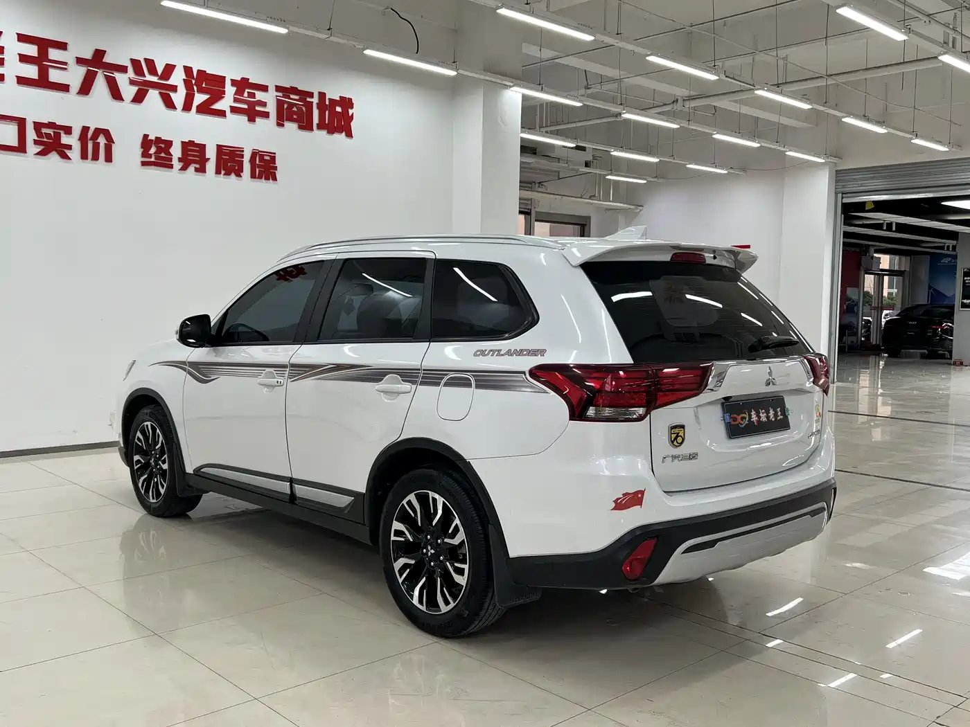 Mitsubishi Outlander 2020 2.0L 2WD Premium 5-seater фото 6