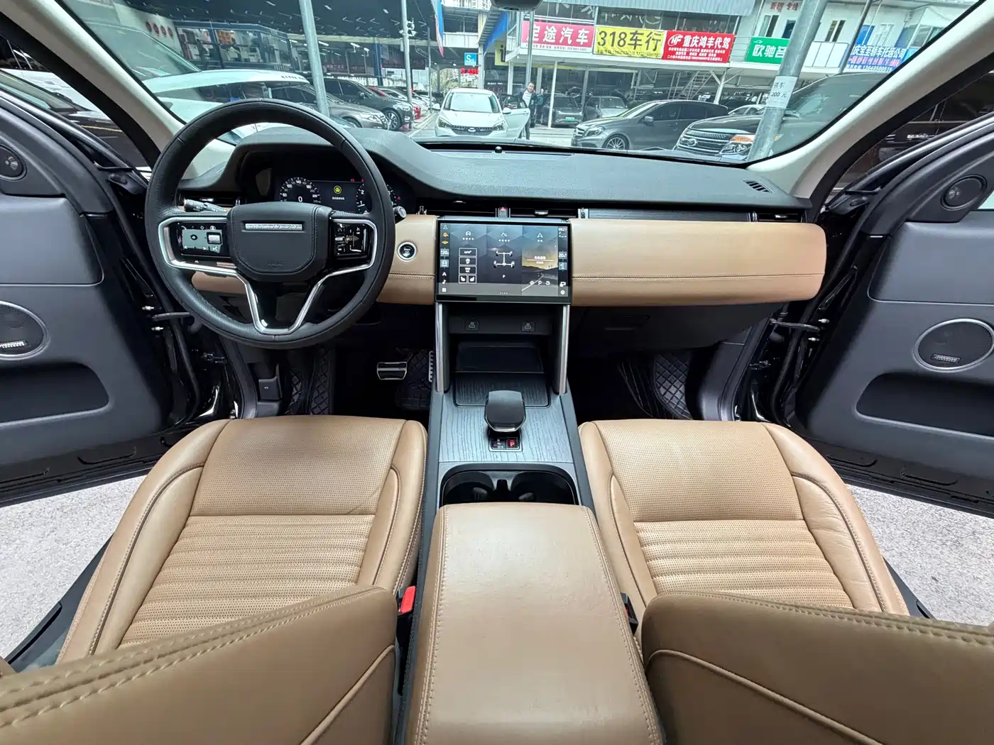 Land Rover Discovery Sport 2024 Luxury Custom Edition фото 19