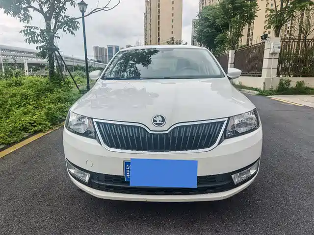 Škoda Skoda Rapid Spaceback 2016 Facelift 1.6L Automatic Innovation Edition