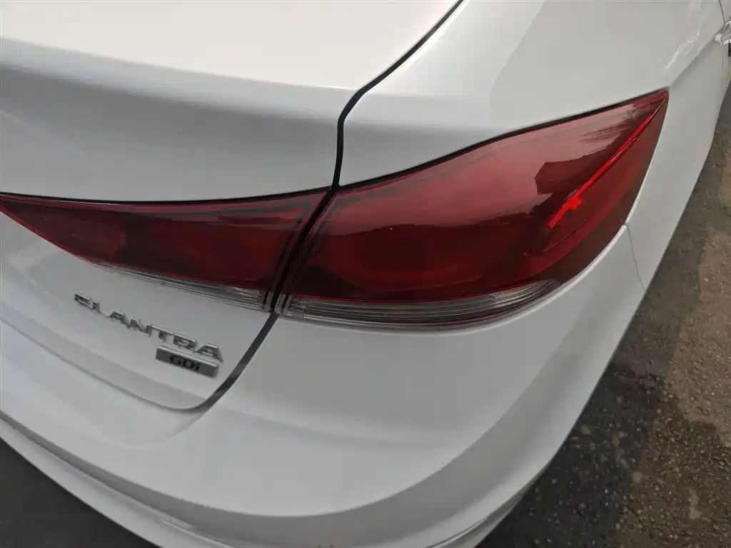 Hyundai Elantra 2016 1.6L Auto Smart·Youth Edition фото 24