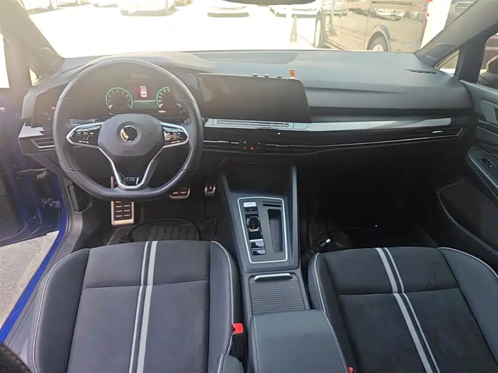 Volkswagen Golf 2021 280TSI DSG R-Line фото 10