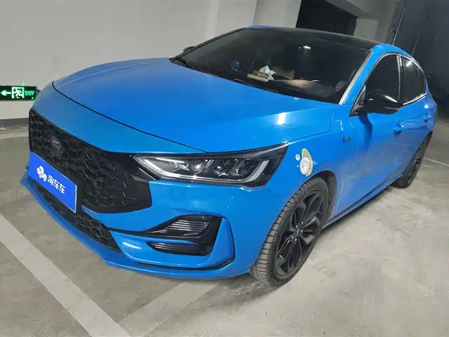 Ford Focus 2022 Sedan EcoBoost 180 Automatic S Version