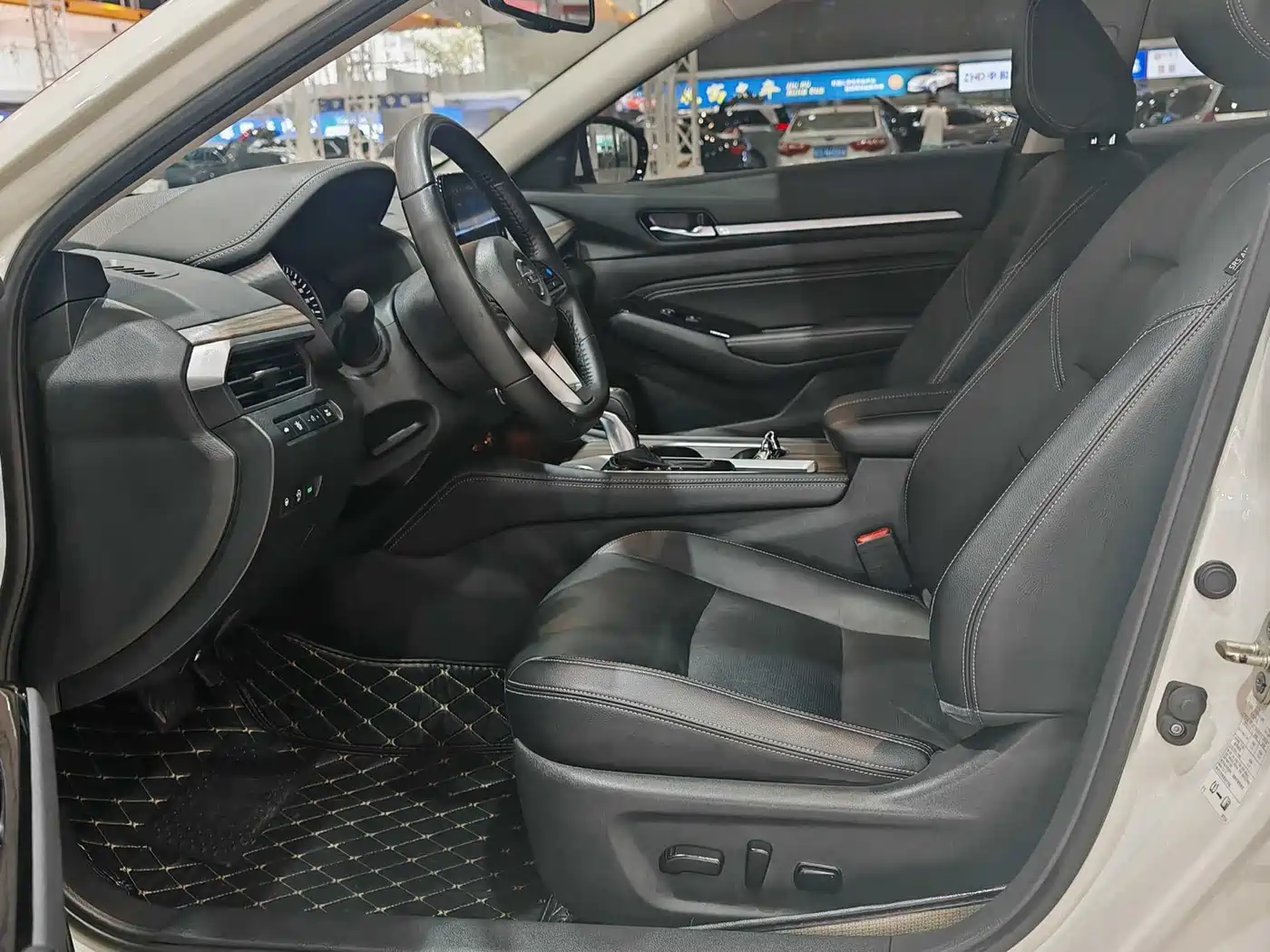 Фото 9 - Nissan Teana