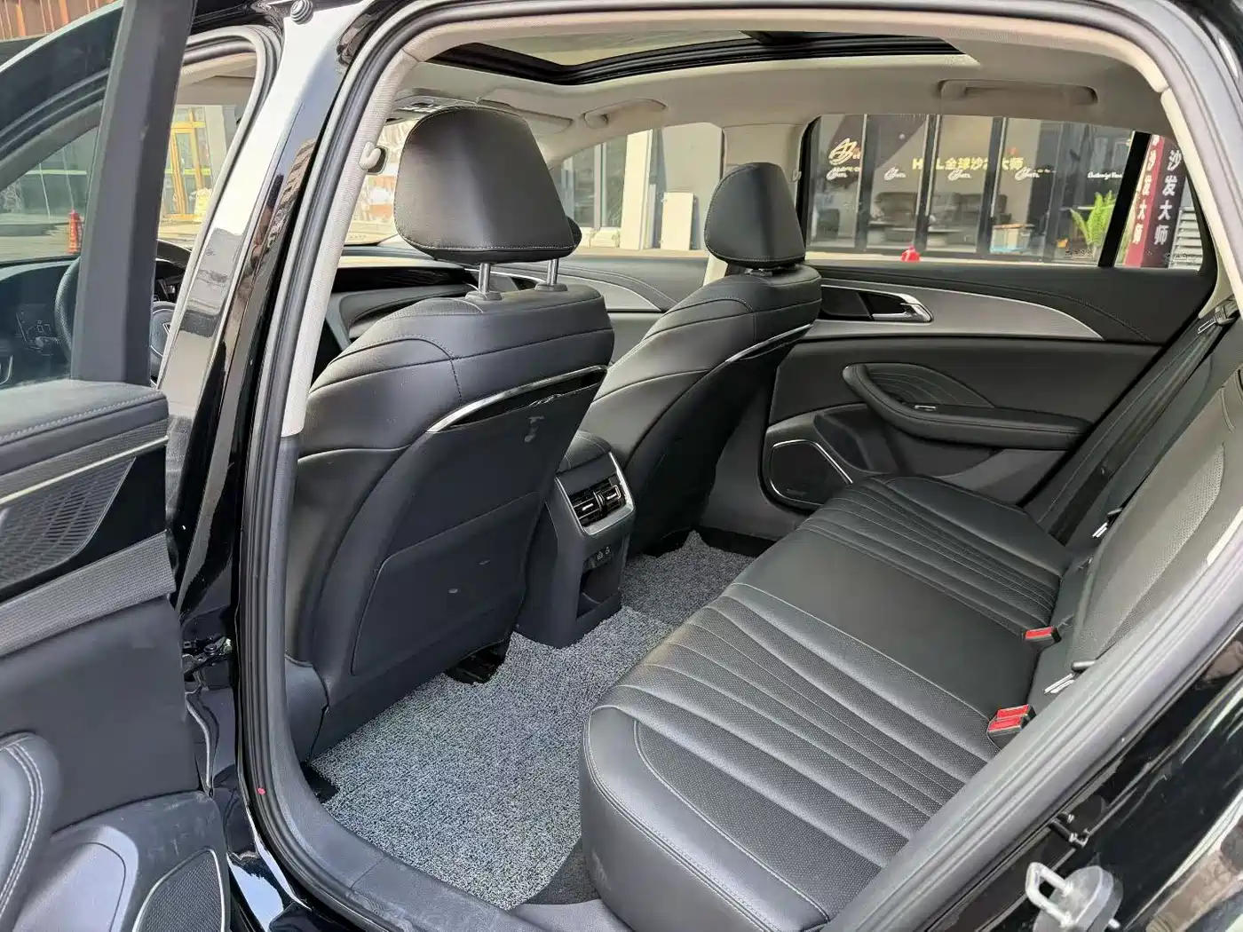 Hongqi H5 2024 1.5T DCT Smart Connect Flag Rhythm Edition фото 8