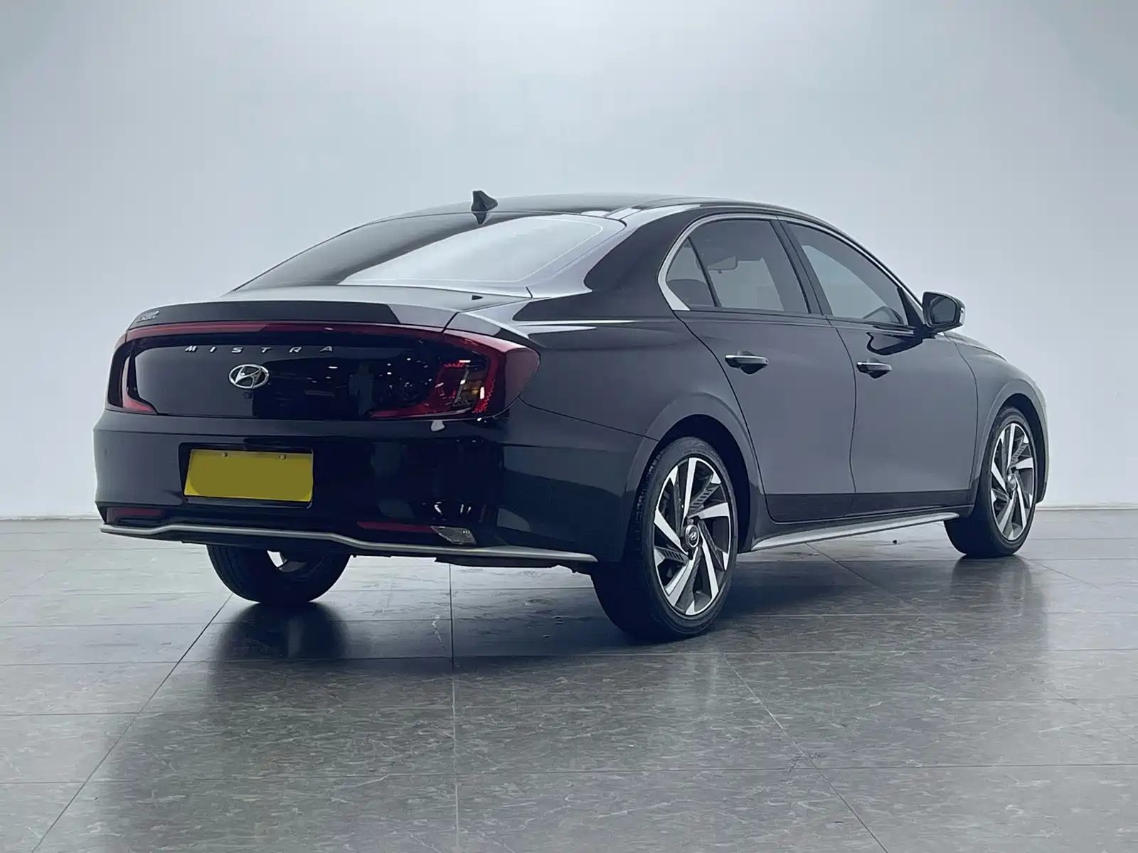 Photo 4 - Hyundai Mistra