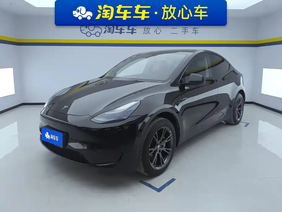 Tesla Model Y 2024