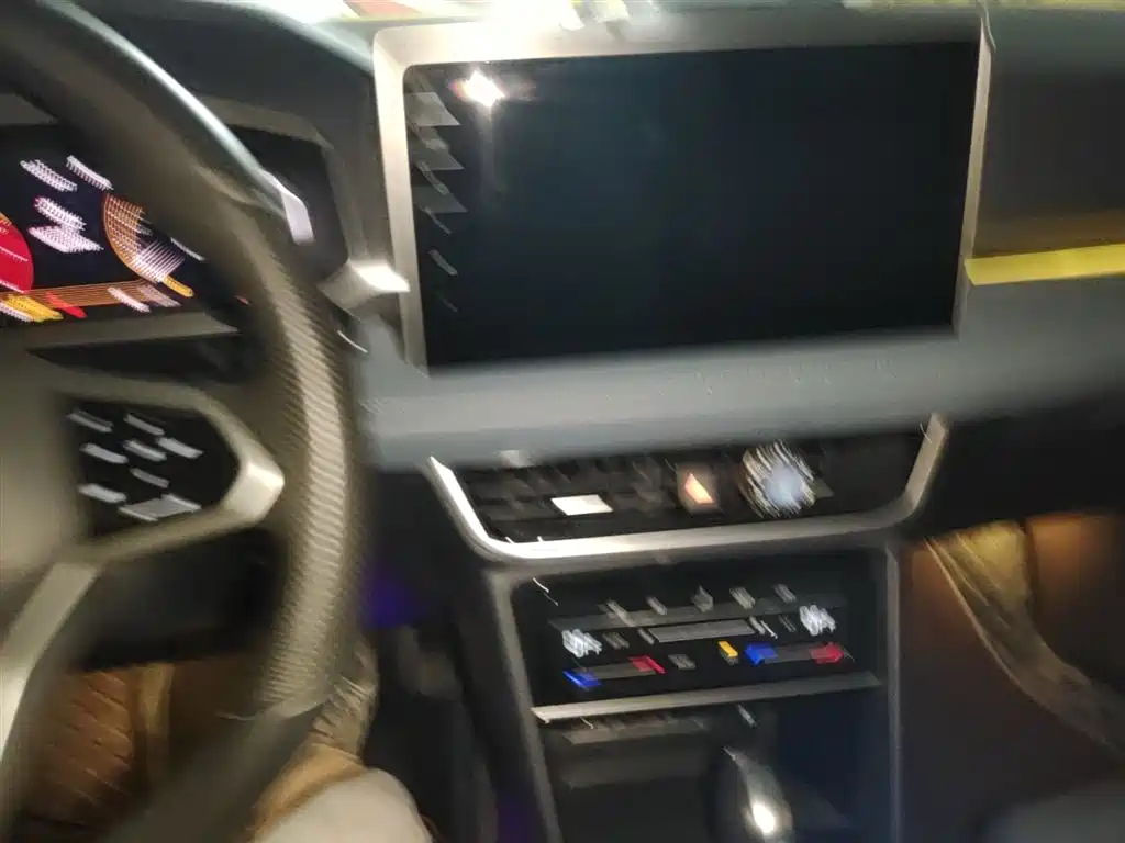 Volkswagen Tharu 2023 300TSI 2WD Full Moon Edition фото 13