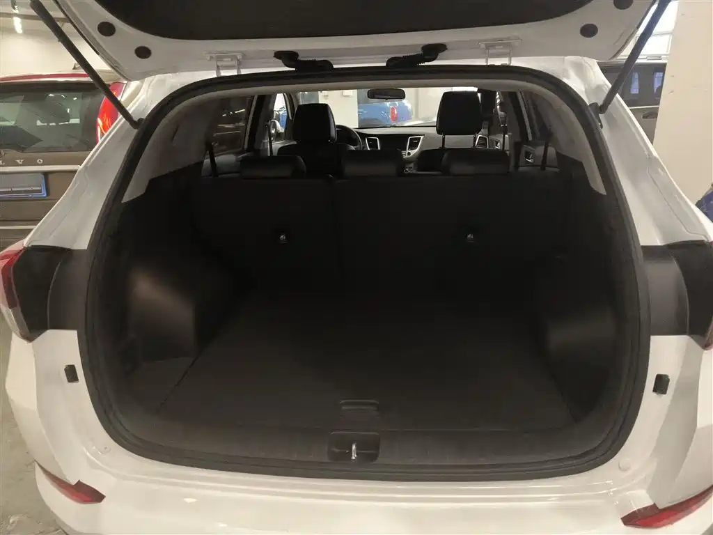 Hyundai Tucson 2018 1.6T DCT 2WD 15th Anniversary Special Edition фото 16