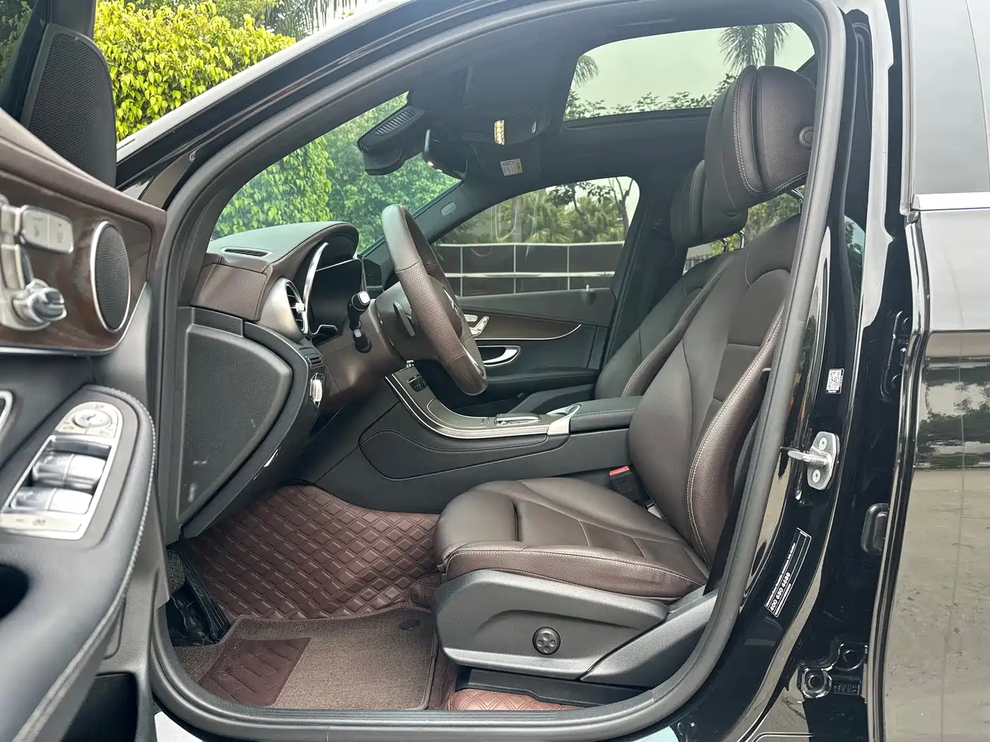 Mercedes-Benz GLC 2022 Model GLC 300 L 4MATIC Dynamic Edition фото 4