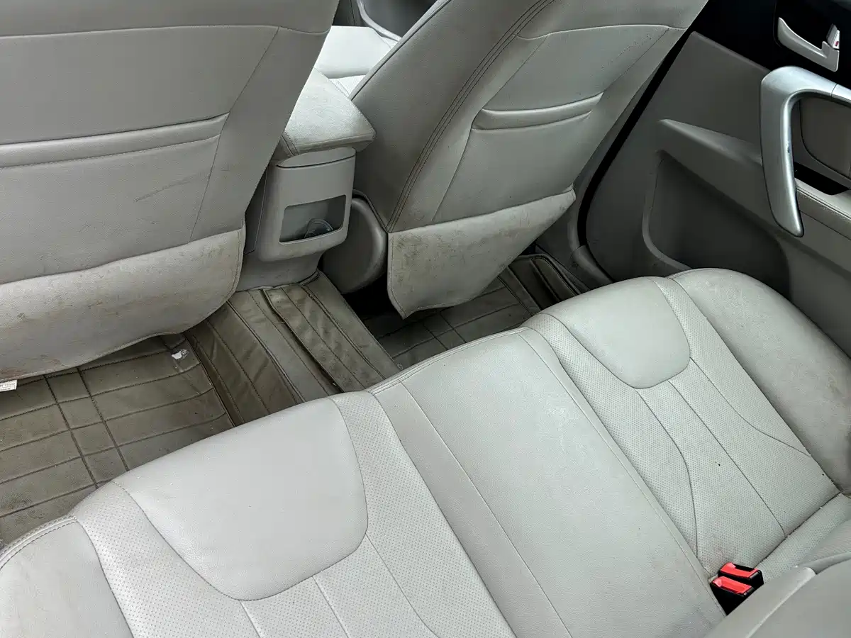 Photo 3 - Geely Emgrand