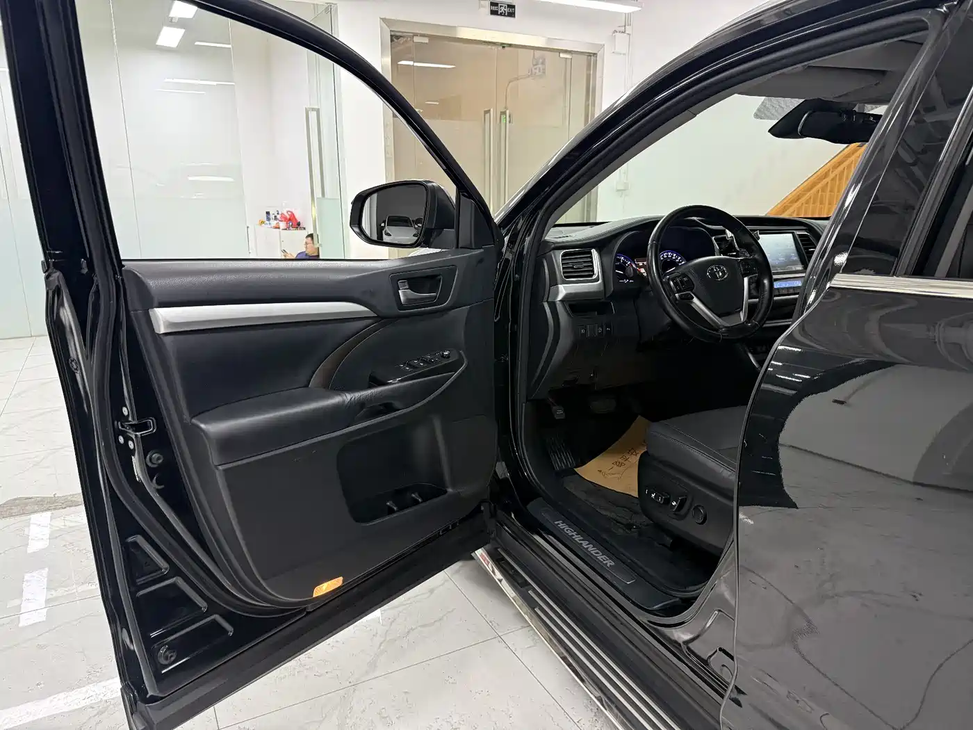 Toyota Highlander 2018 2.0T 4WD Luxury 7-seater China VI фото 8