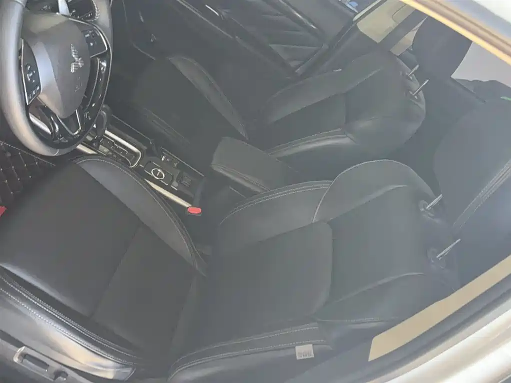 Mitsubishi Outlander 2019 2.4L 4WD Deluxe Edition 5-Seater China VI фото 7