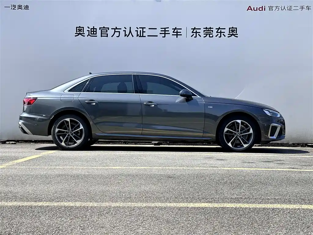 Audi A4L 2022 40 TFSI Fashion Dynamic фото 3